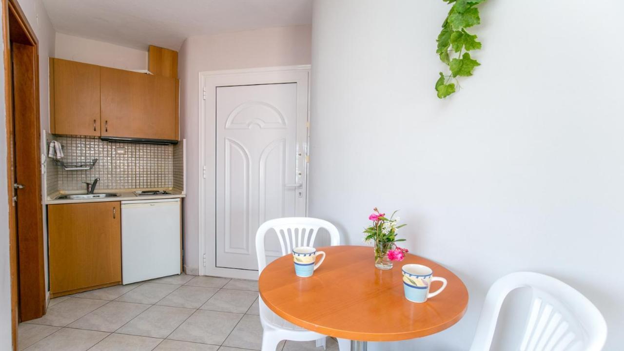 Amversa'S House โปตอส ภายนอก รูปภาพ